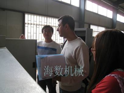 印度客戶來公司采購(gòu)數(shù)控車床［組圖］